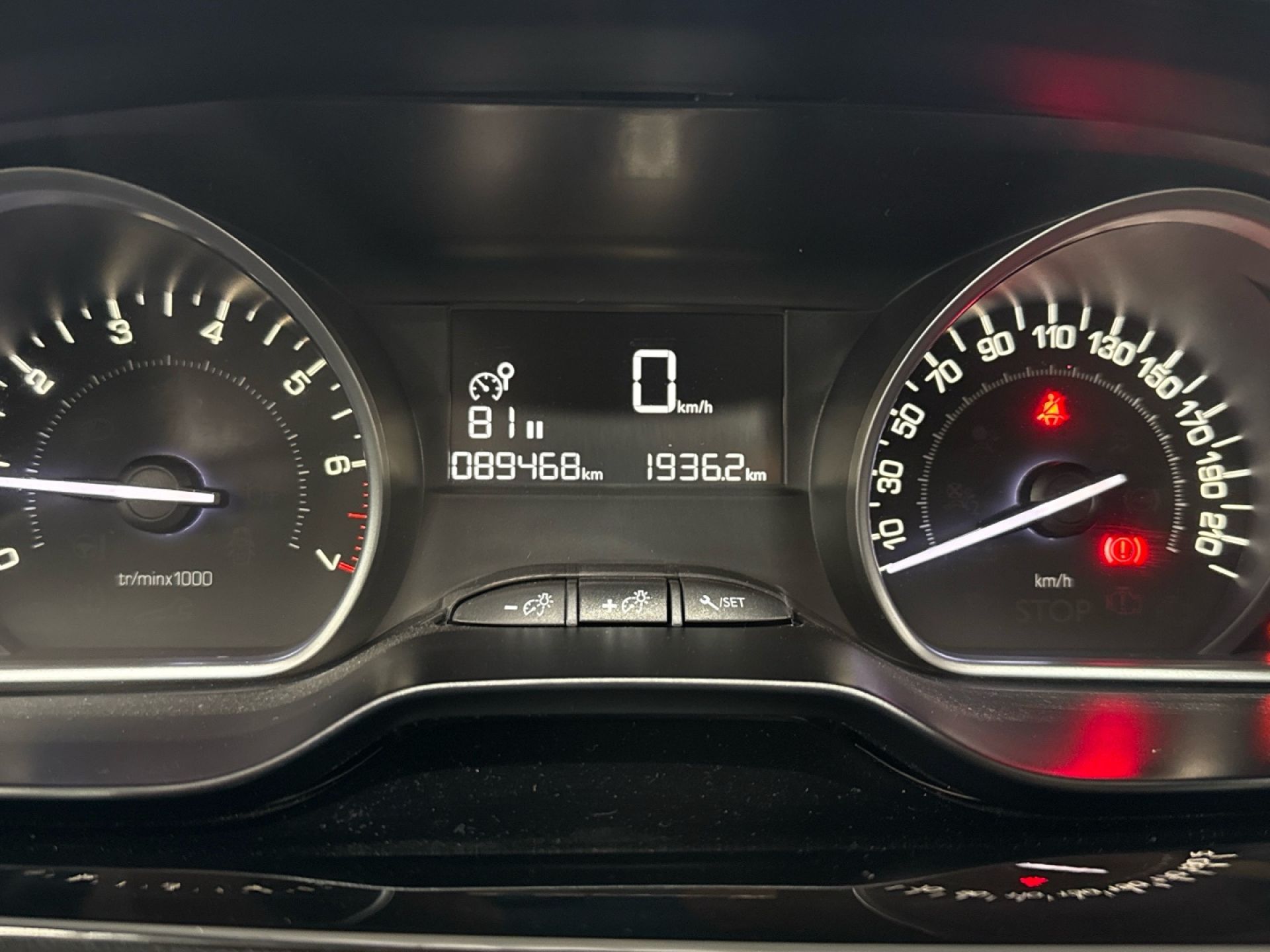 Peugeot 208 - 9