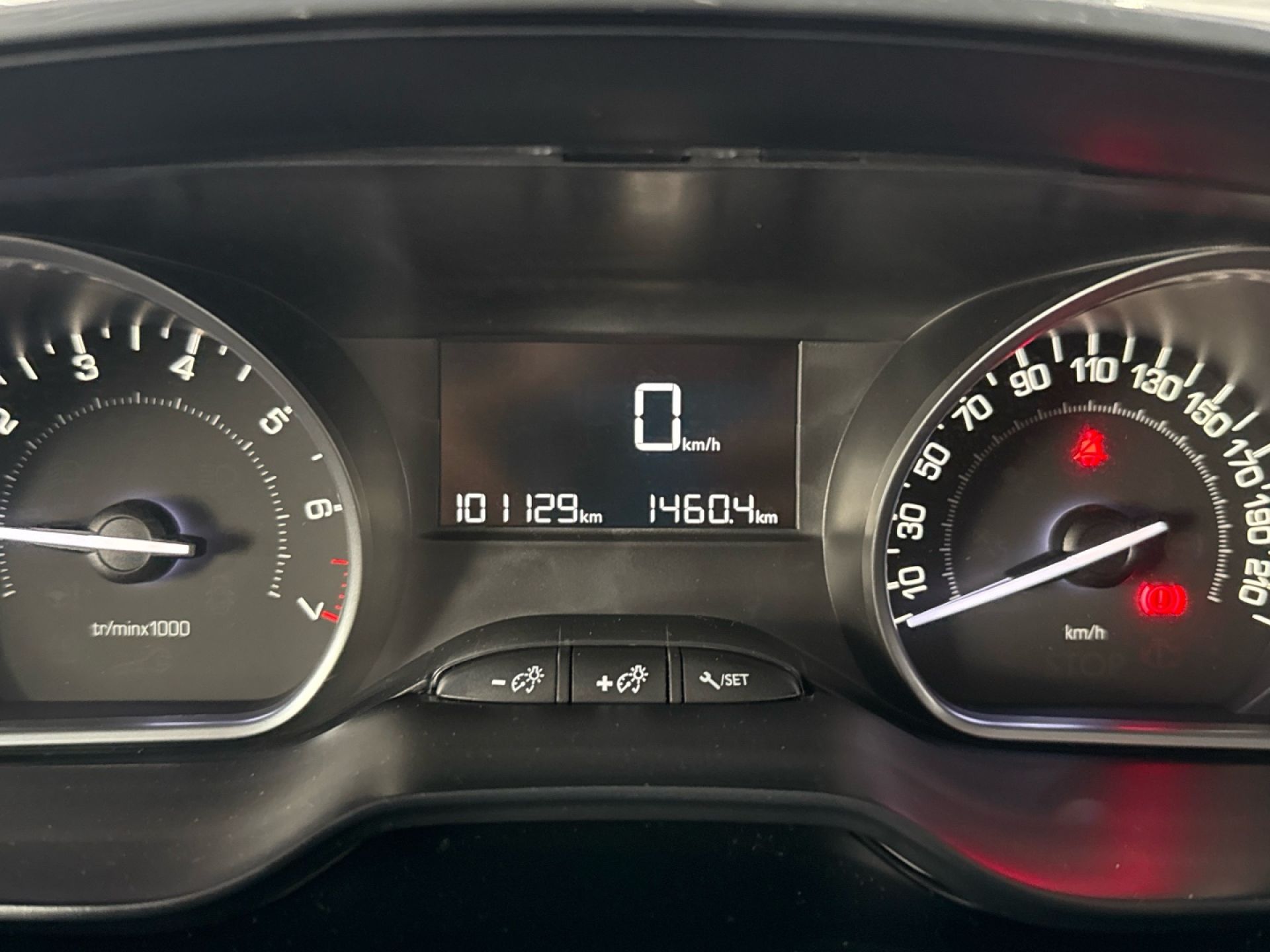 Peugeot 2008 - 9