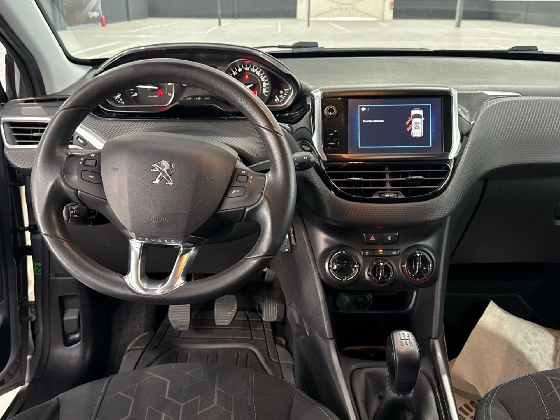 Peugeot 2008 - 10