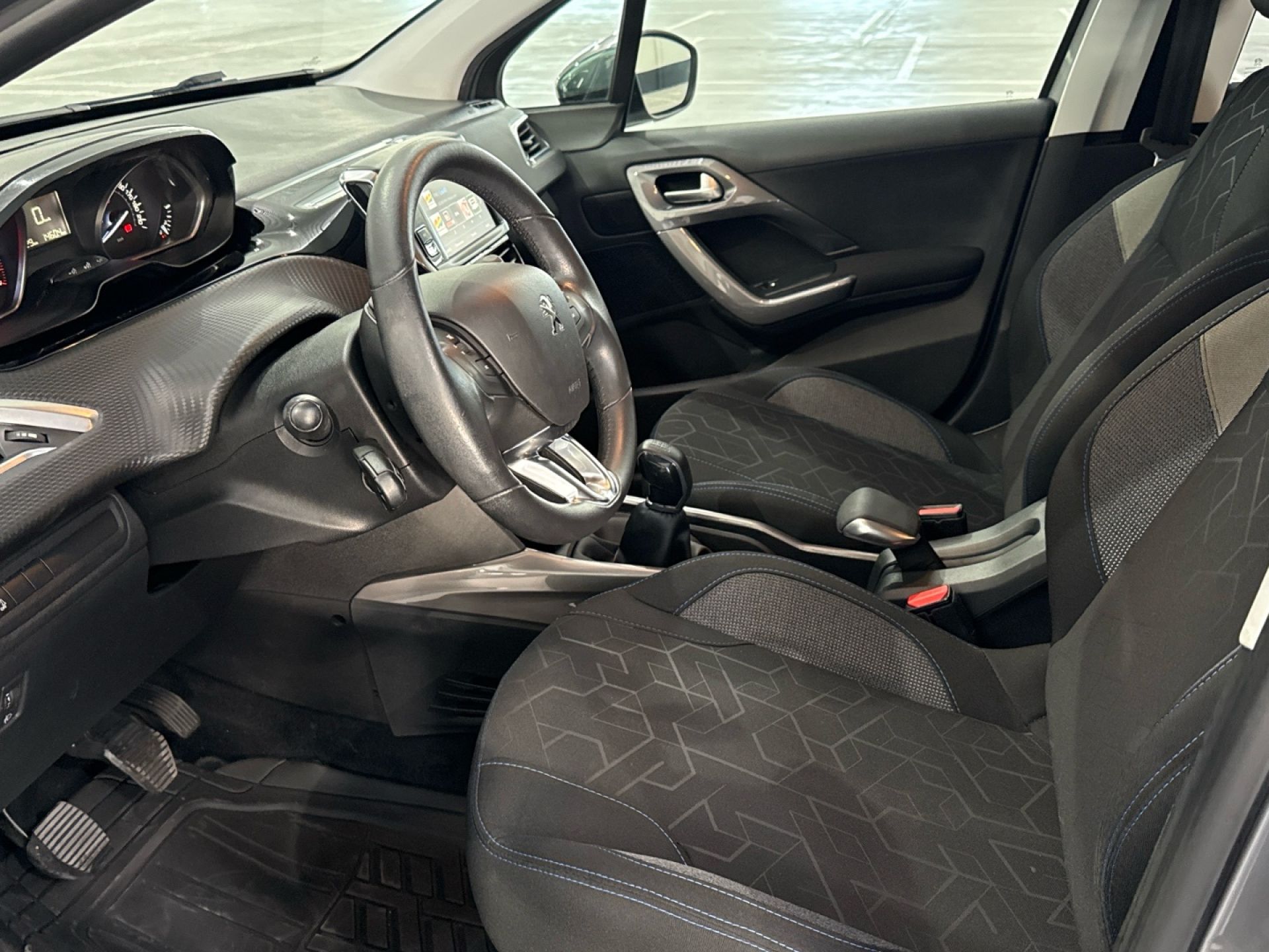Peugeot 2008 - 11