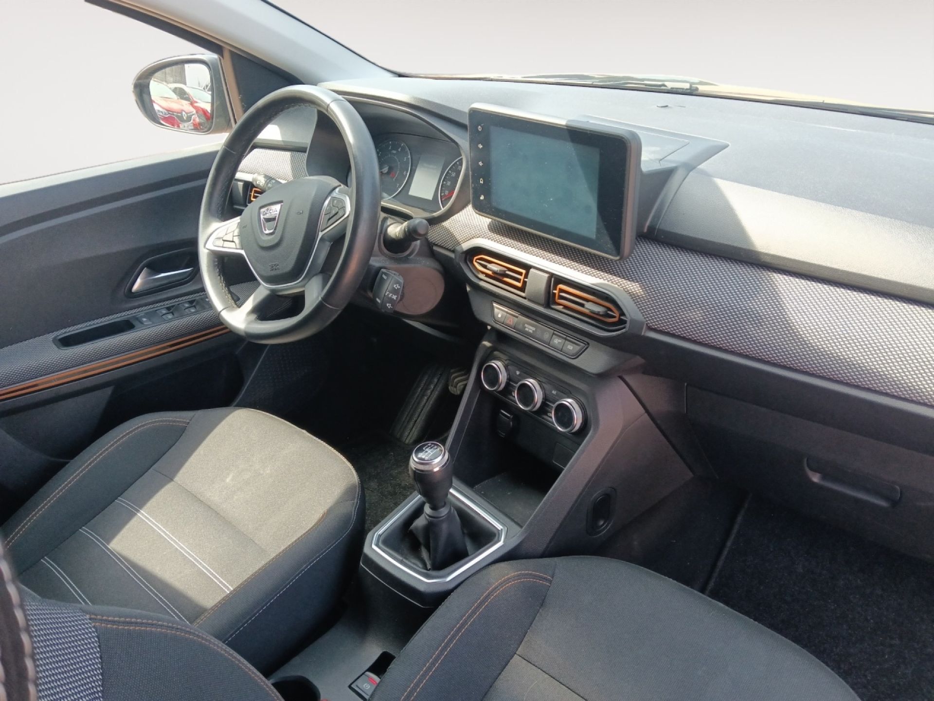 Dacia Sandero - 8