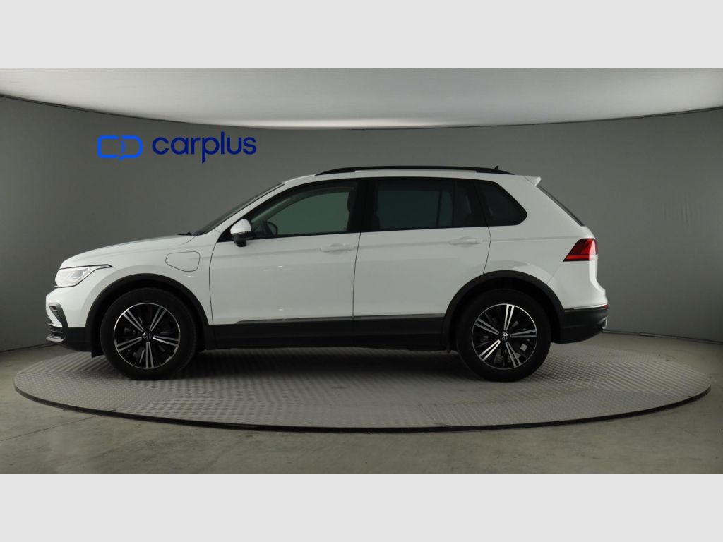 Volkswagen Tiguan - 4