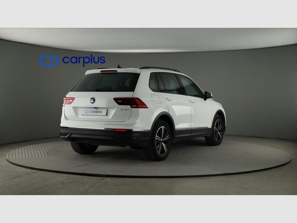 Volkswagen Tiguan - 7