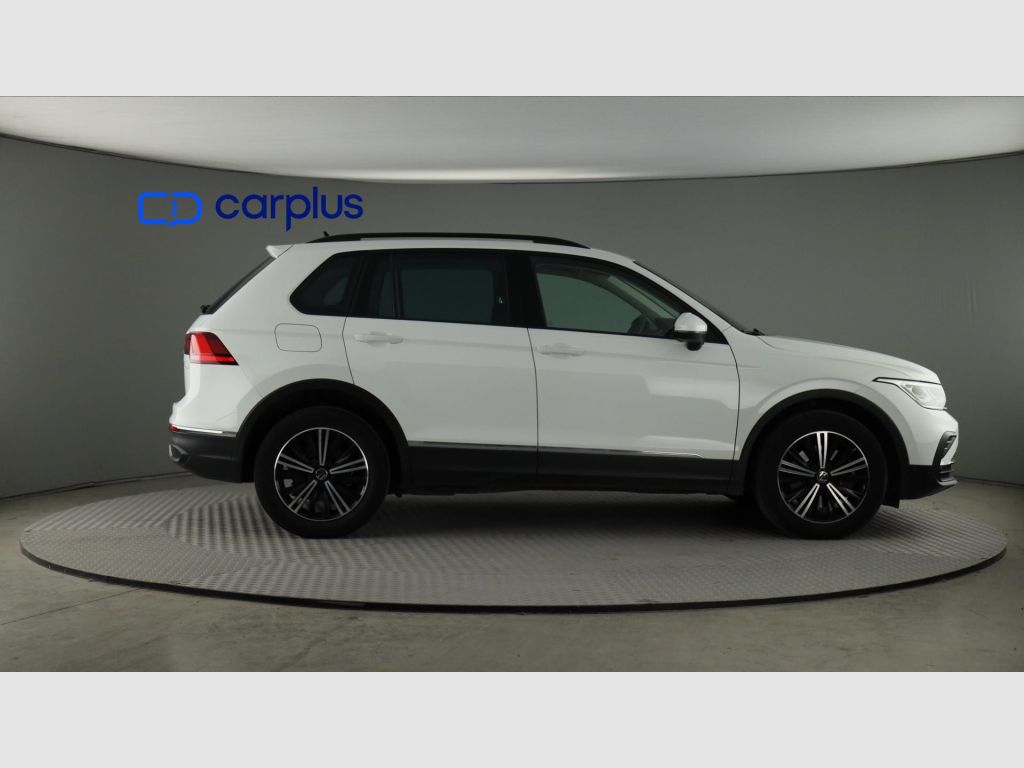 Volkswagen Tiguan - 8