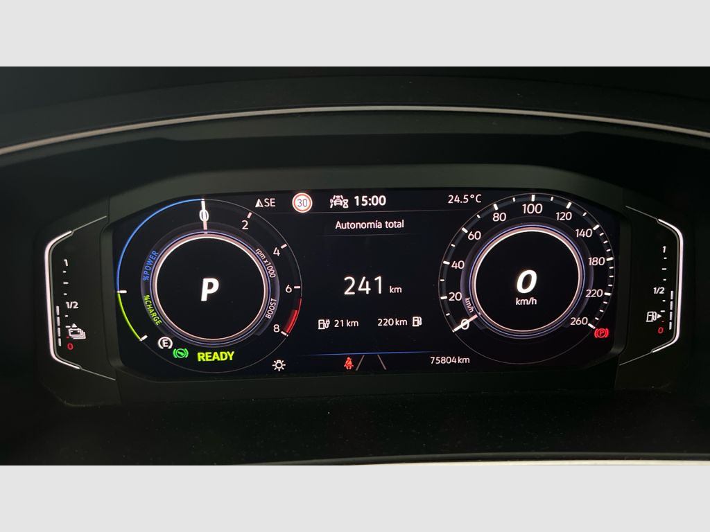Volkswagen Tiguan - 10