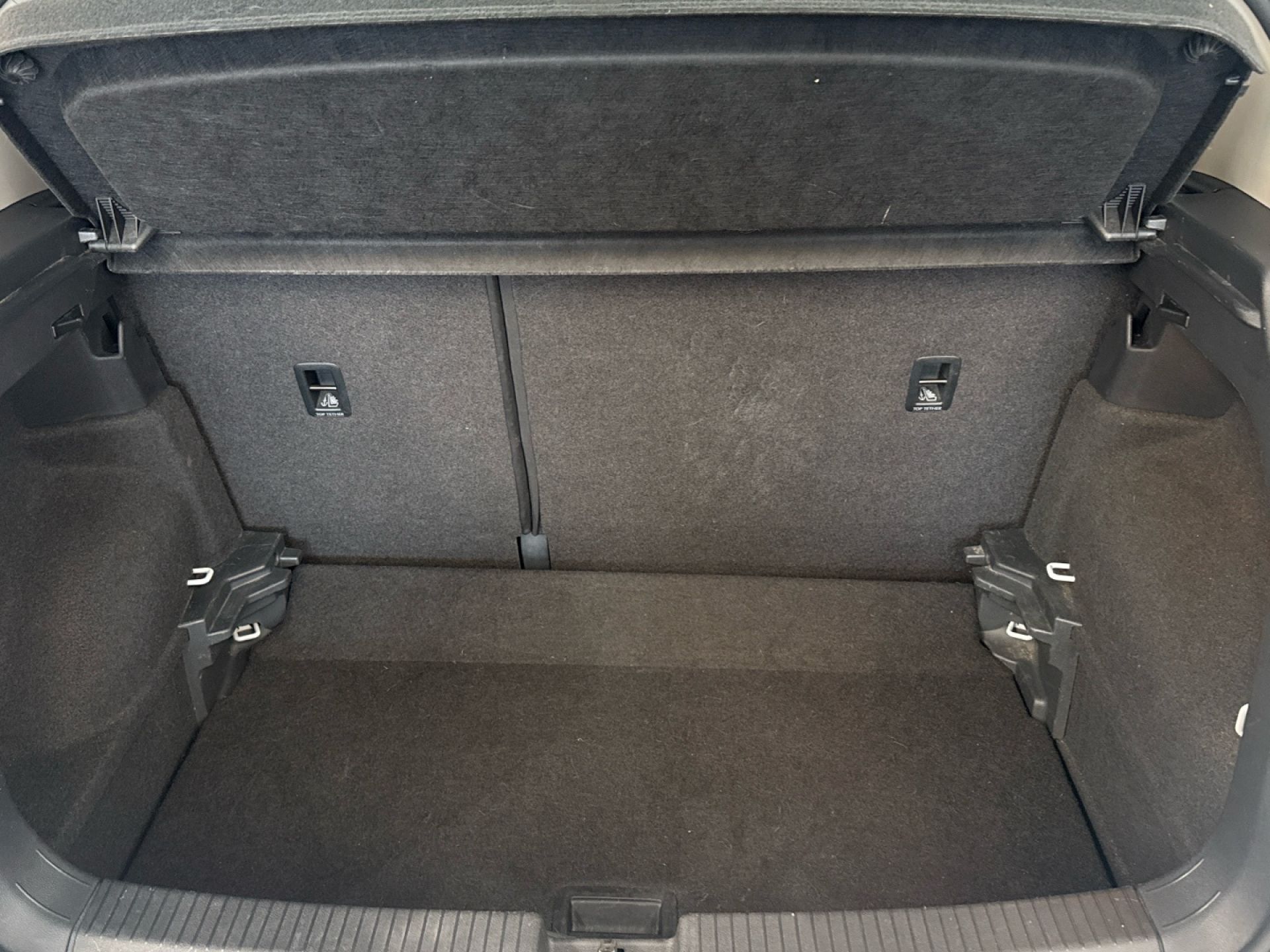 Volkswagen T-Cross - 12