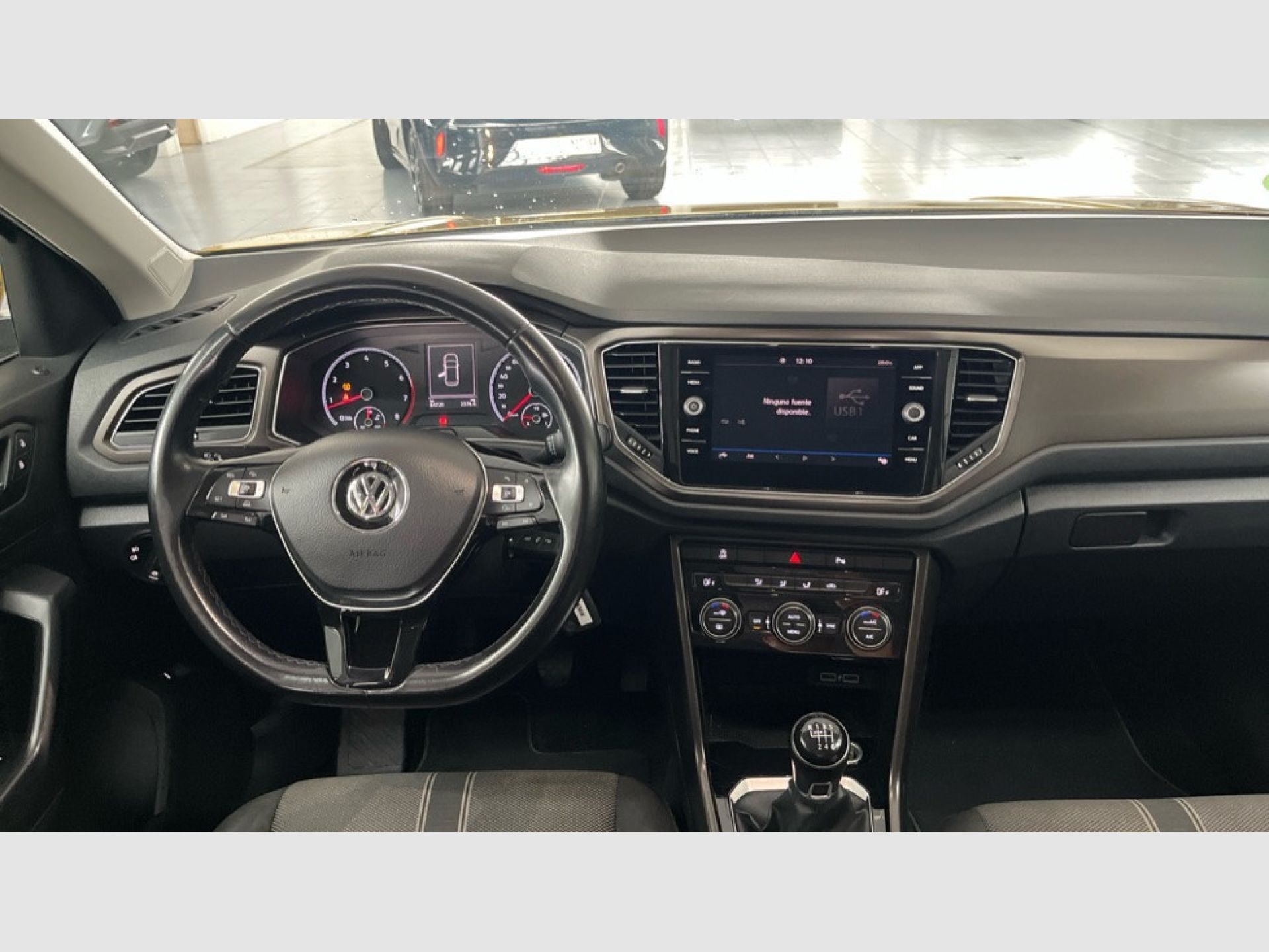 Volkswagen T-Roc - 10
