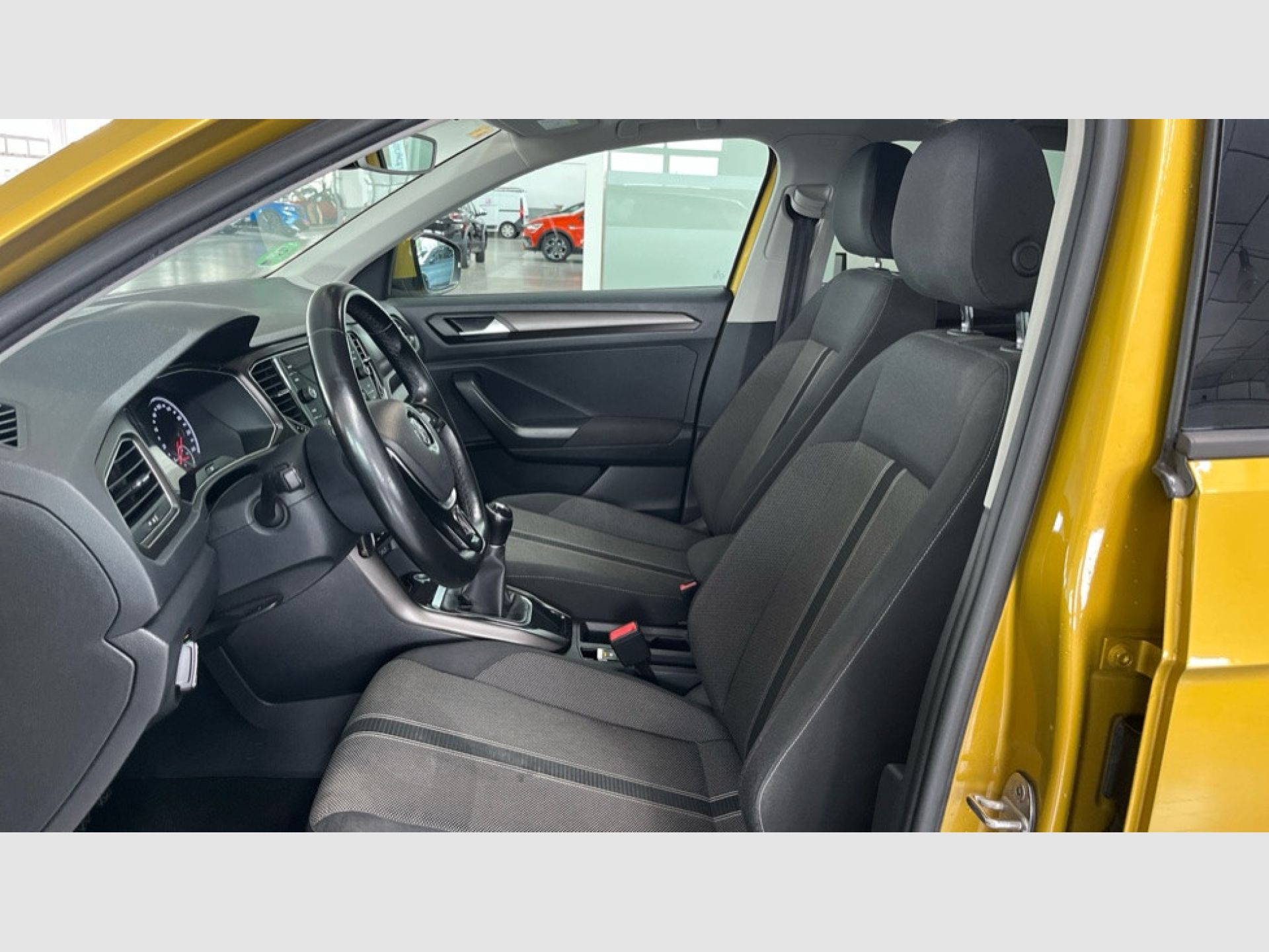 Volkswagen T-Roc - 11