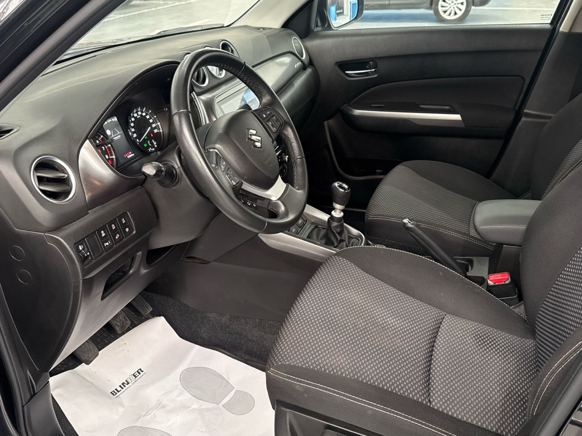 Suzuki Vitara - 11