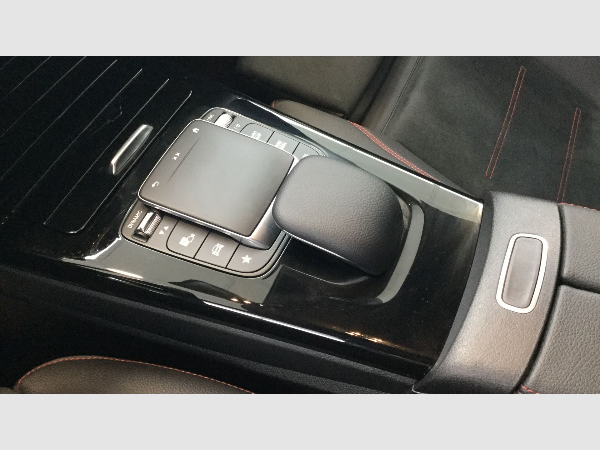 Mercedes-Benz CLA - 9