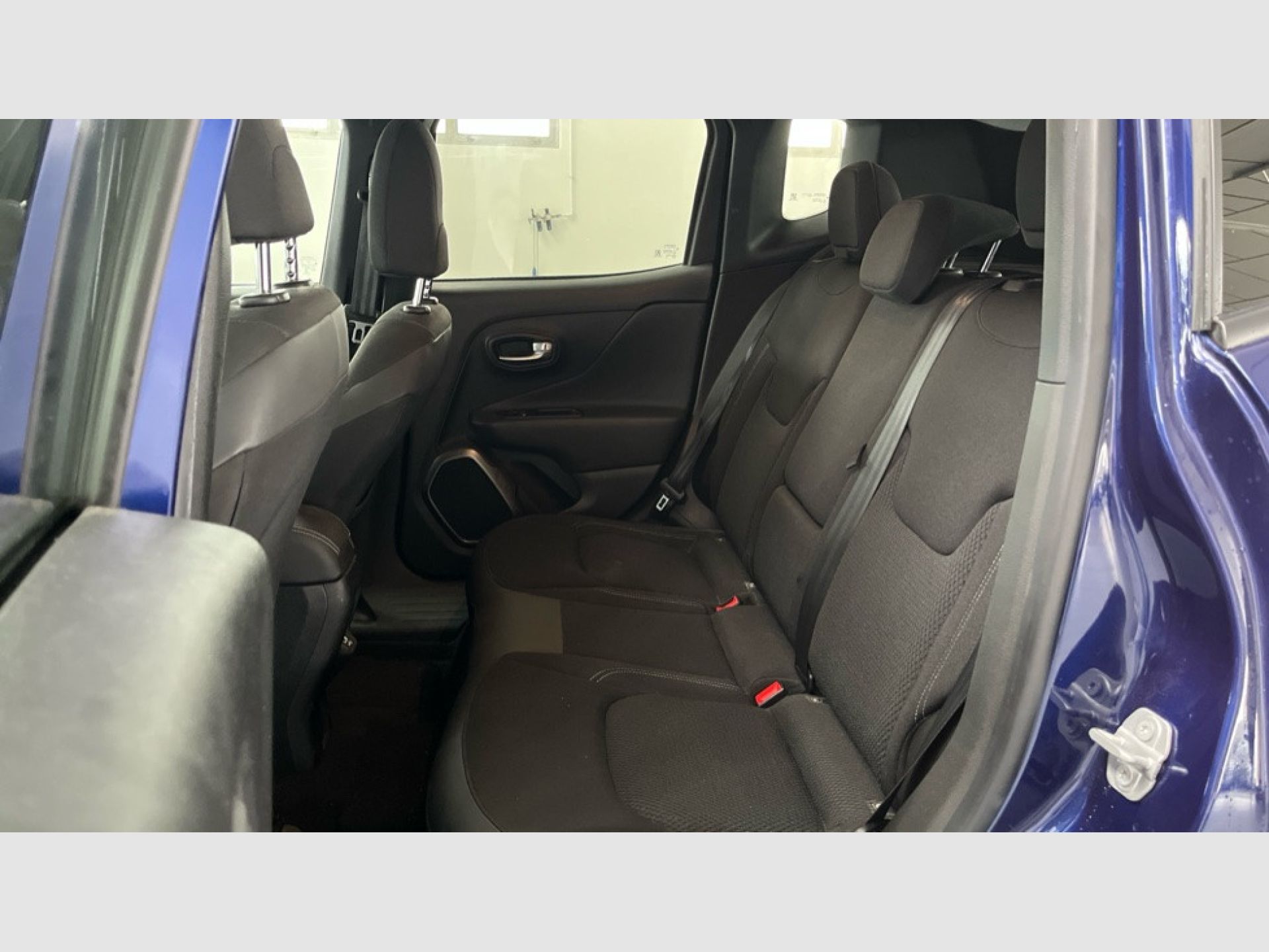 Jeep Renegade - 12