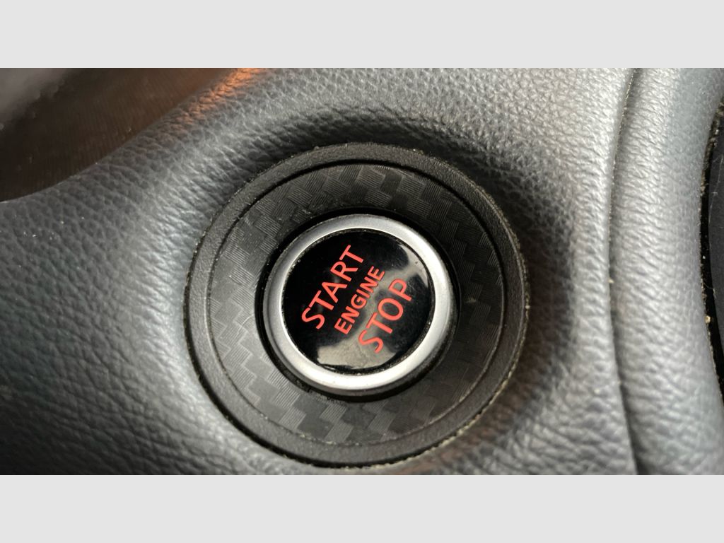 Nissan JUKE - 11
