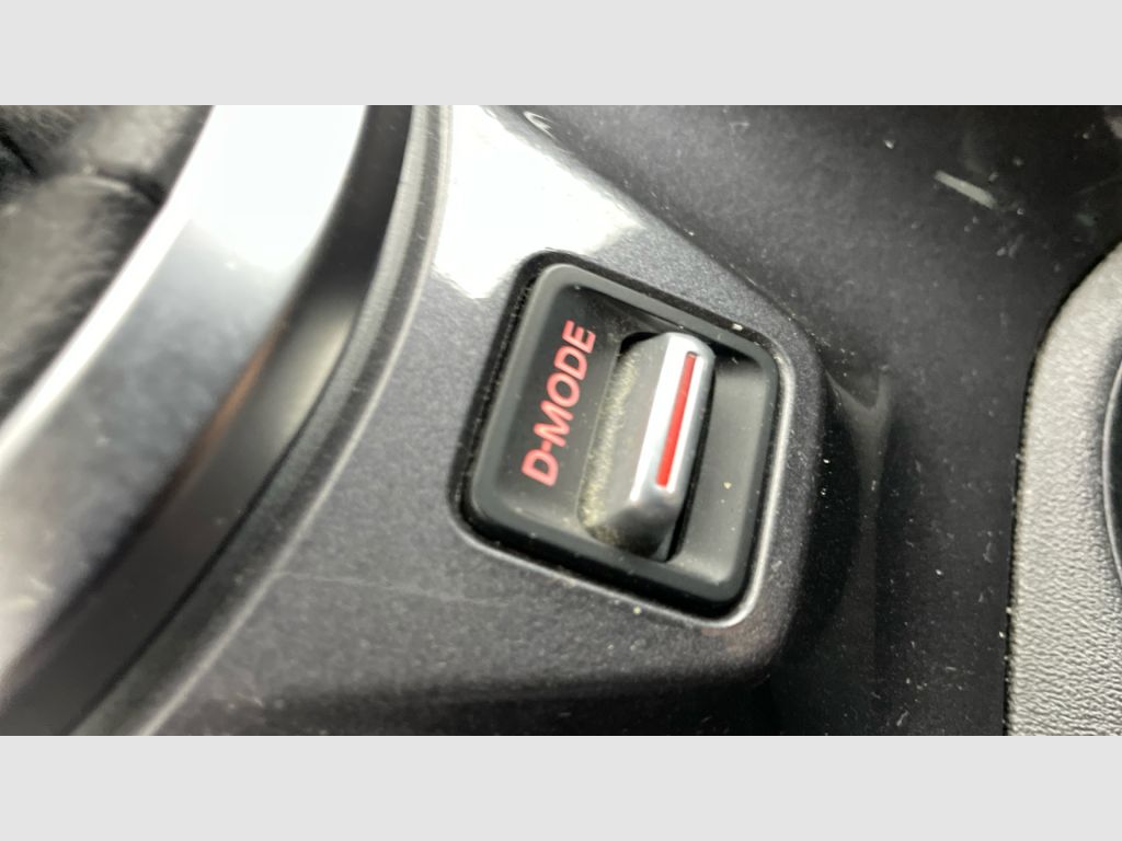 Nissan JUKE - 12