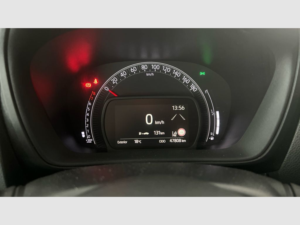 TOYOTA Aygo X Cross - 3
