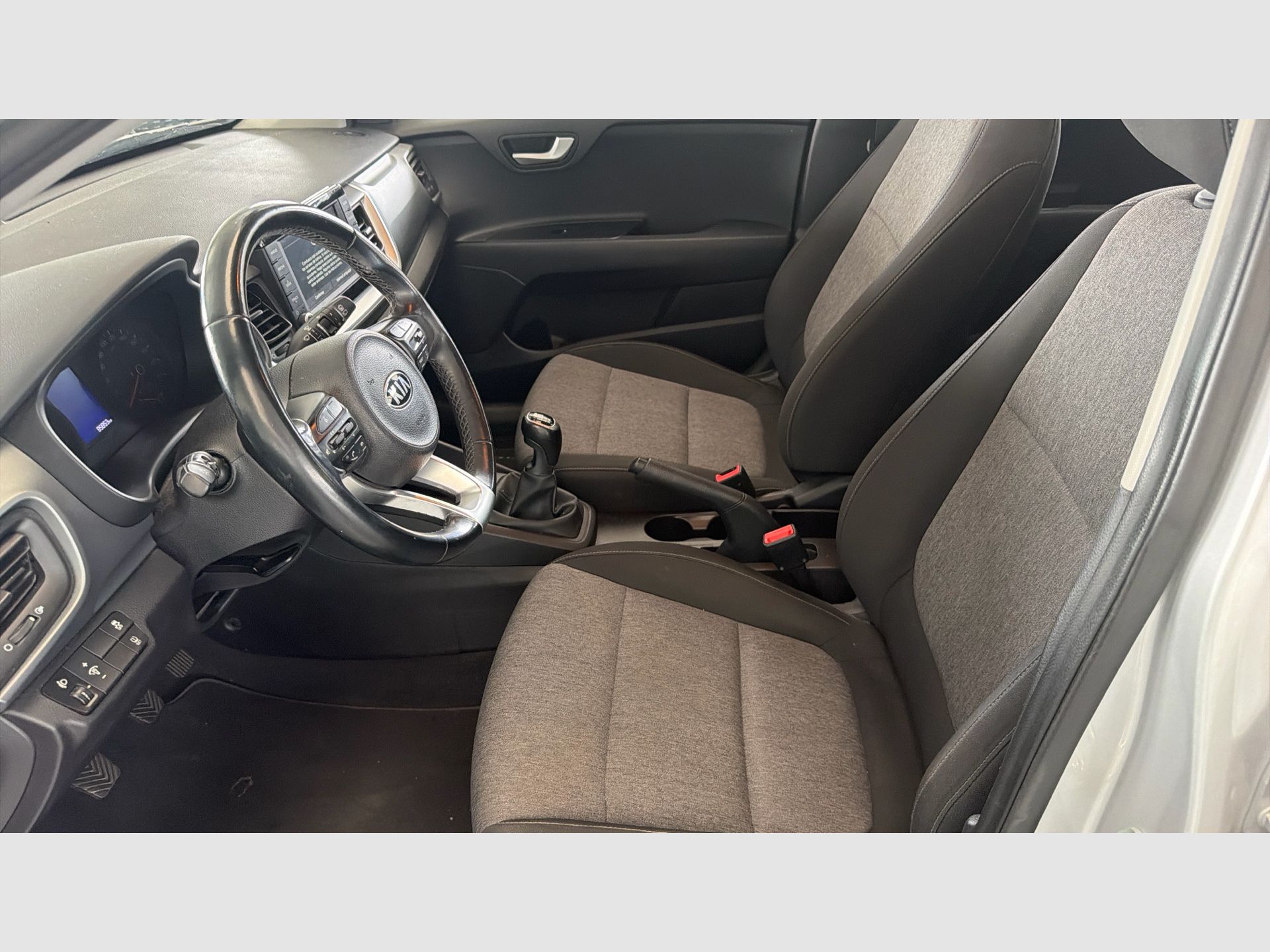 Kia Stonic - 11