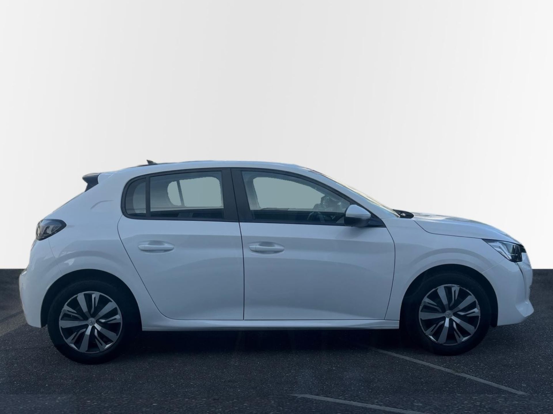 Peugeot 208 - 8