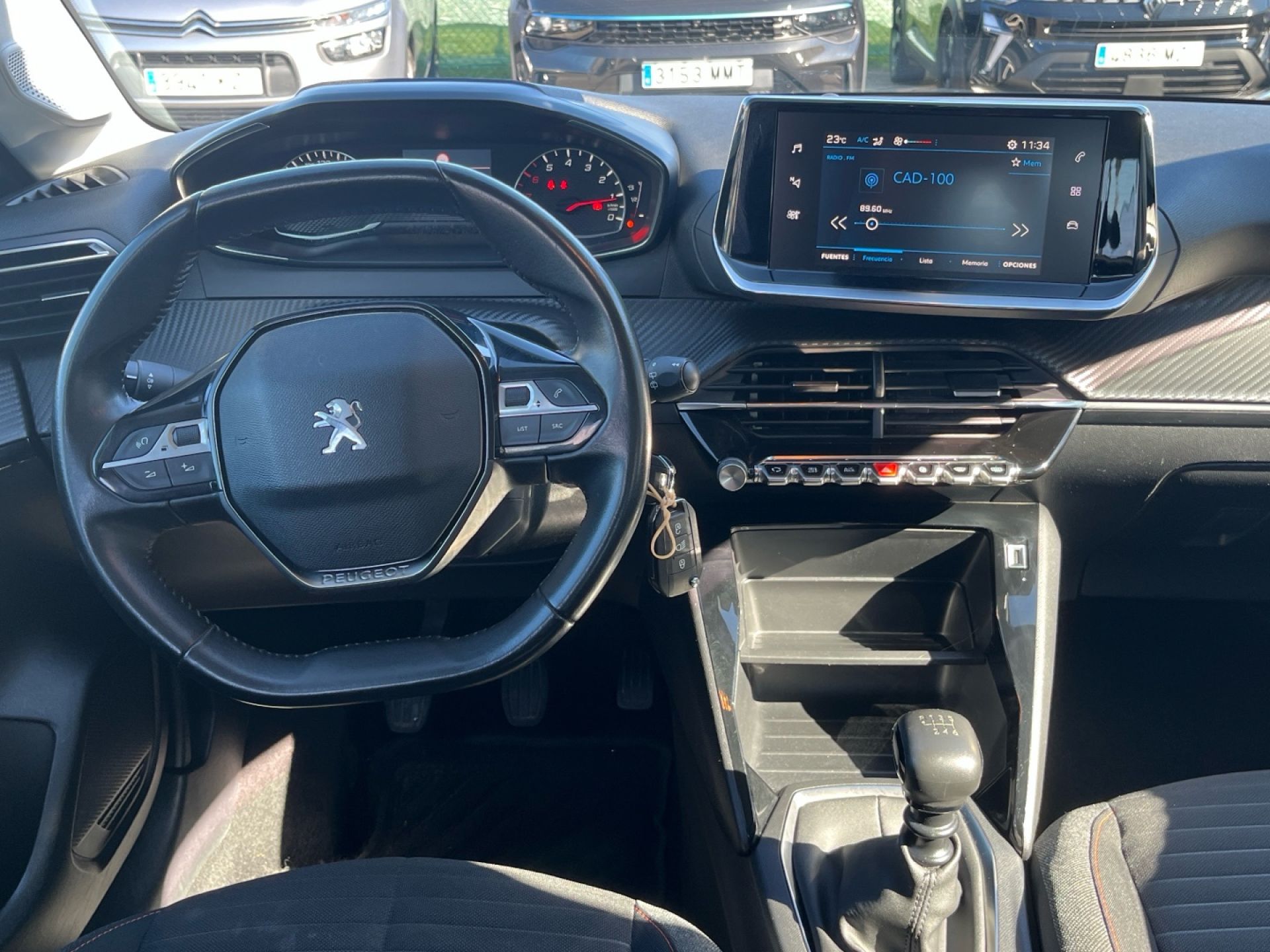 Peugeot 208 - 10