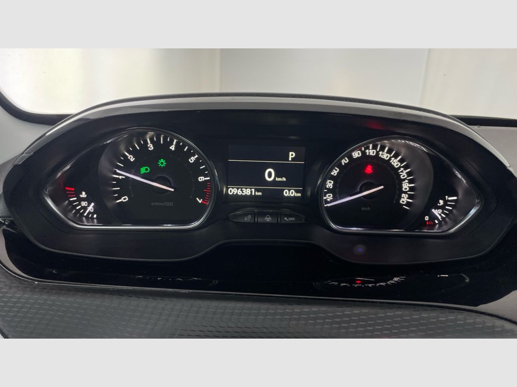 Peugeot 2008 - 10
