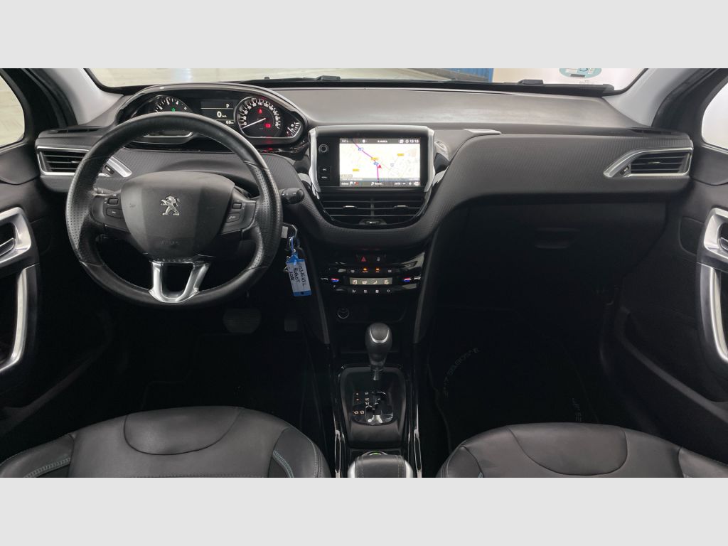 Peugeot 2008 - 11