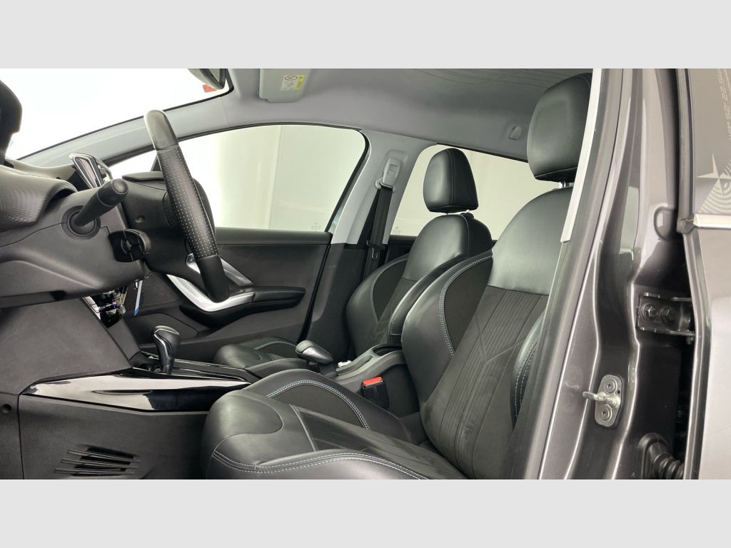 Peugeot 2008 - 12