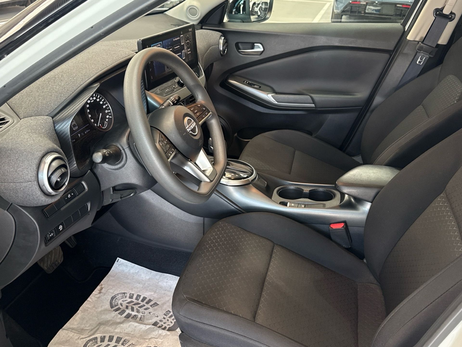 Nissan JUKE - 11
