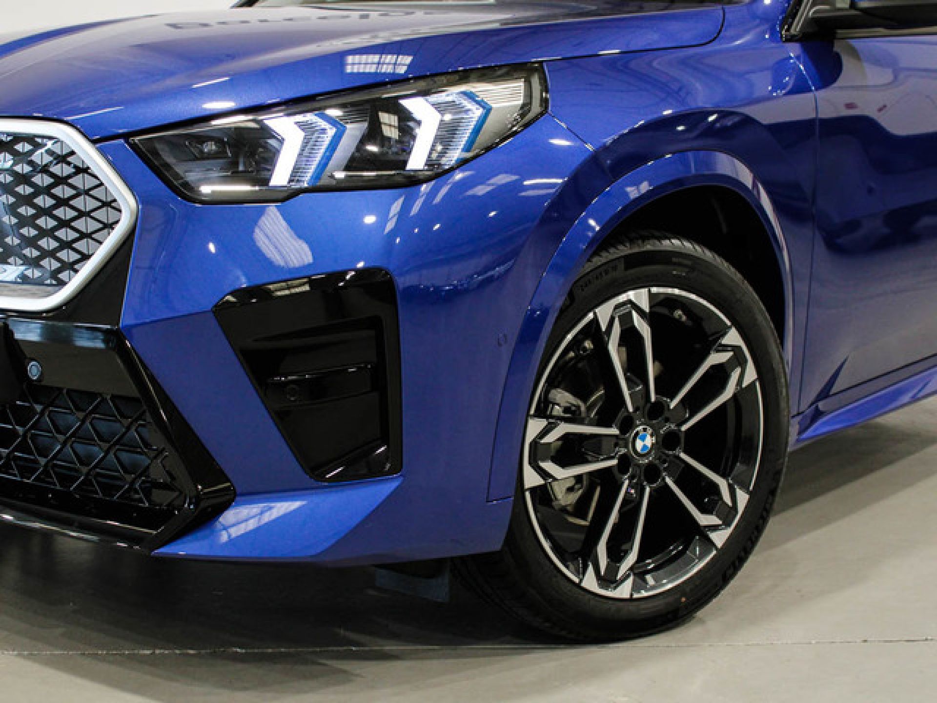 BMW ix2 - 6