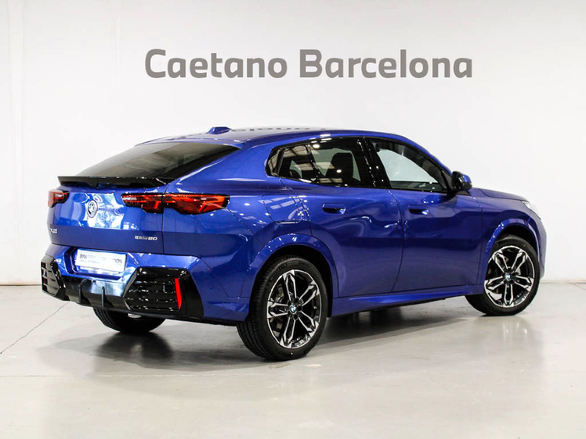 BMW ix2 - 4