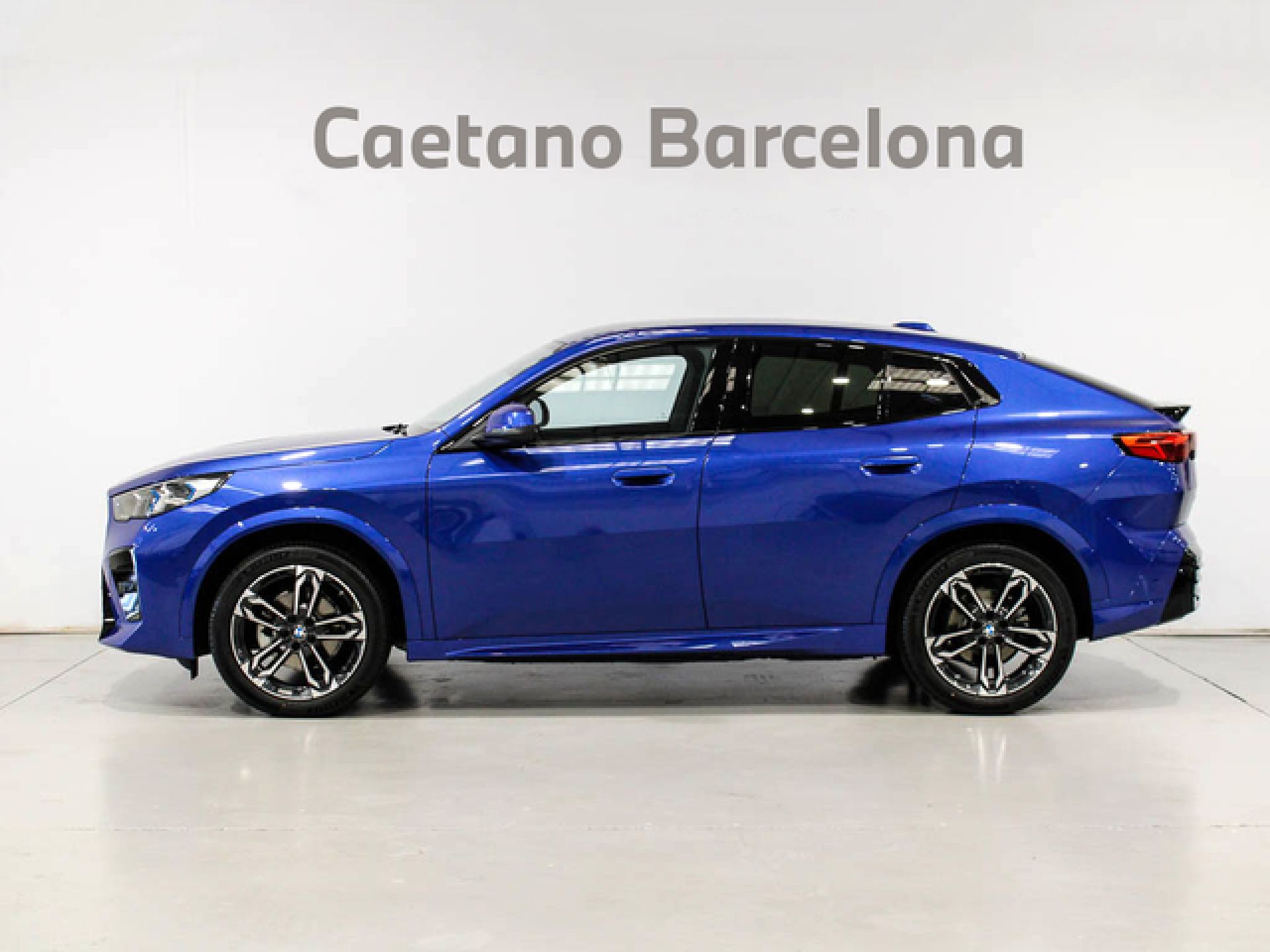 BMW ix2 - 3