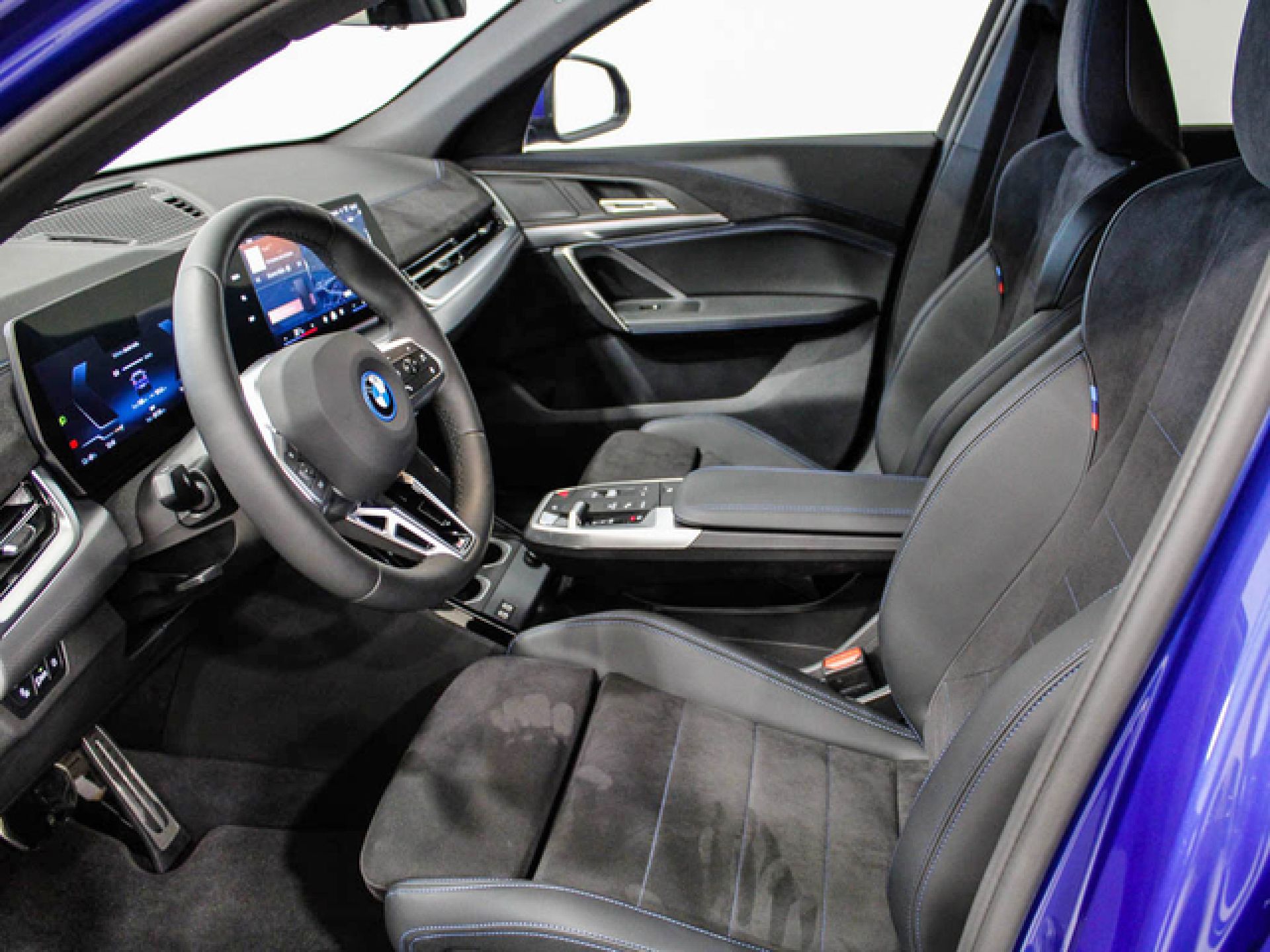 BMW ix2 - 11