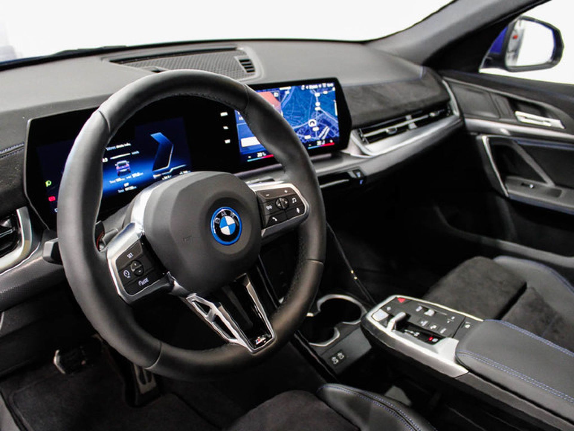 BMW ix2 - 12