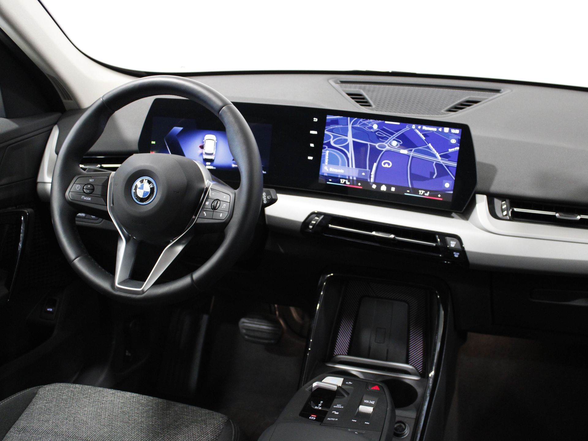 BMW iX1 - 11