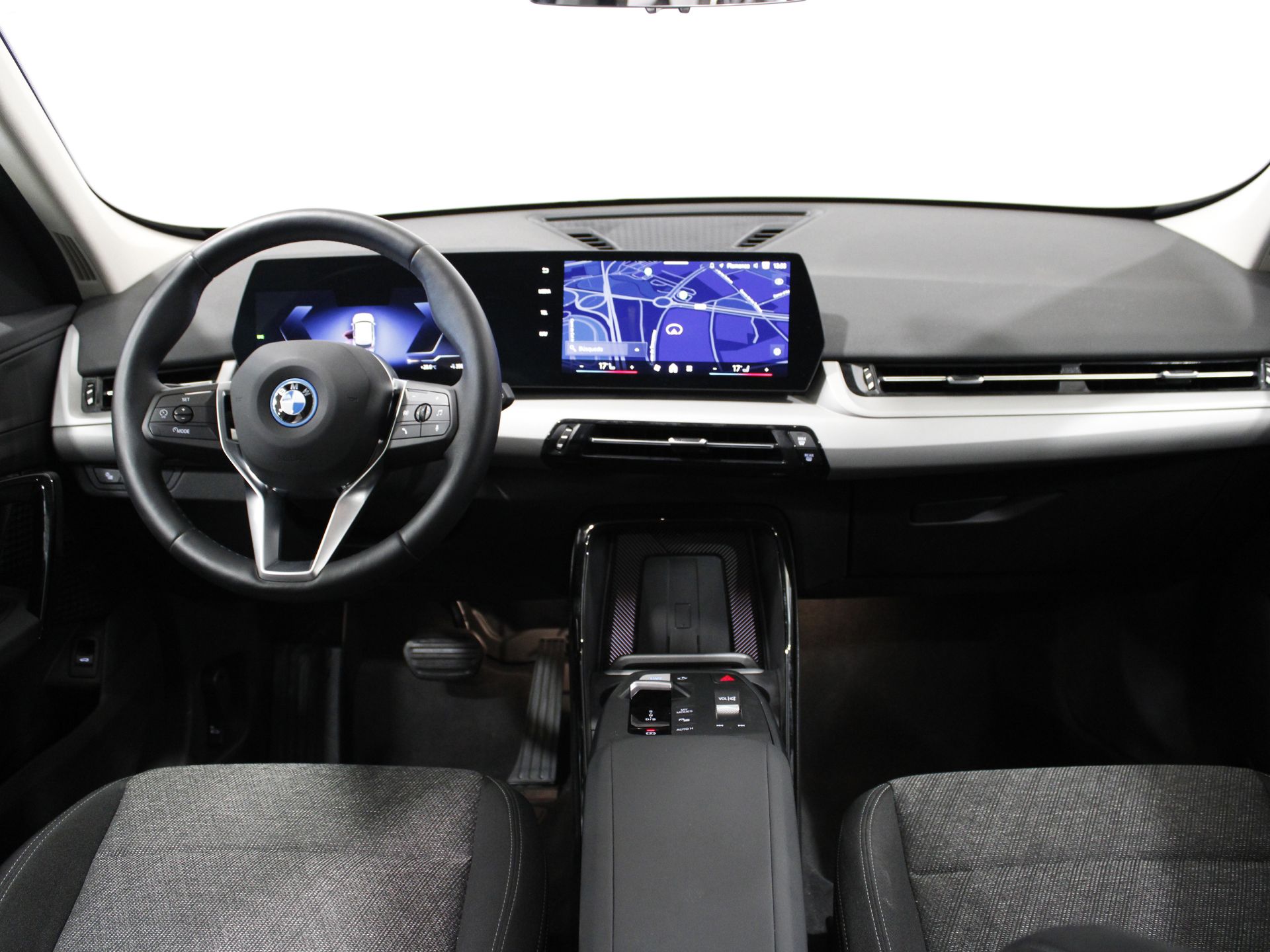 BMW iX1 - 10