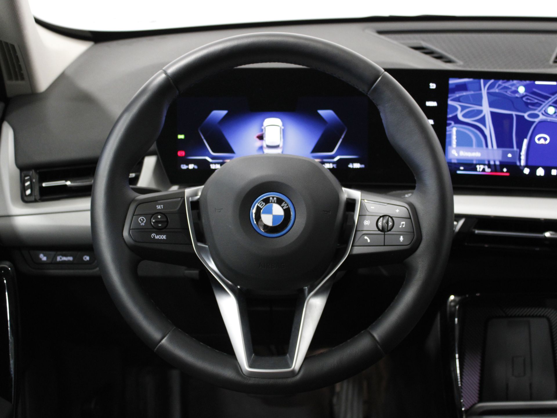 BMW iX1 - 12