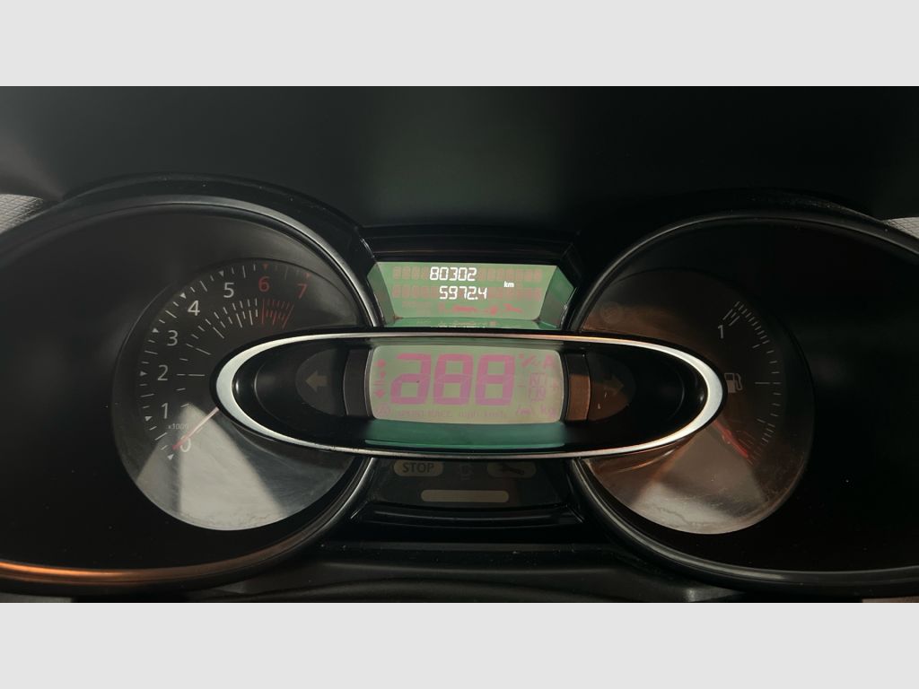 Renault Clio - 10