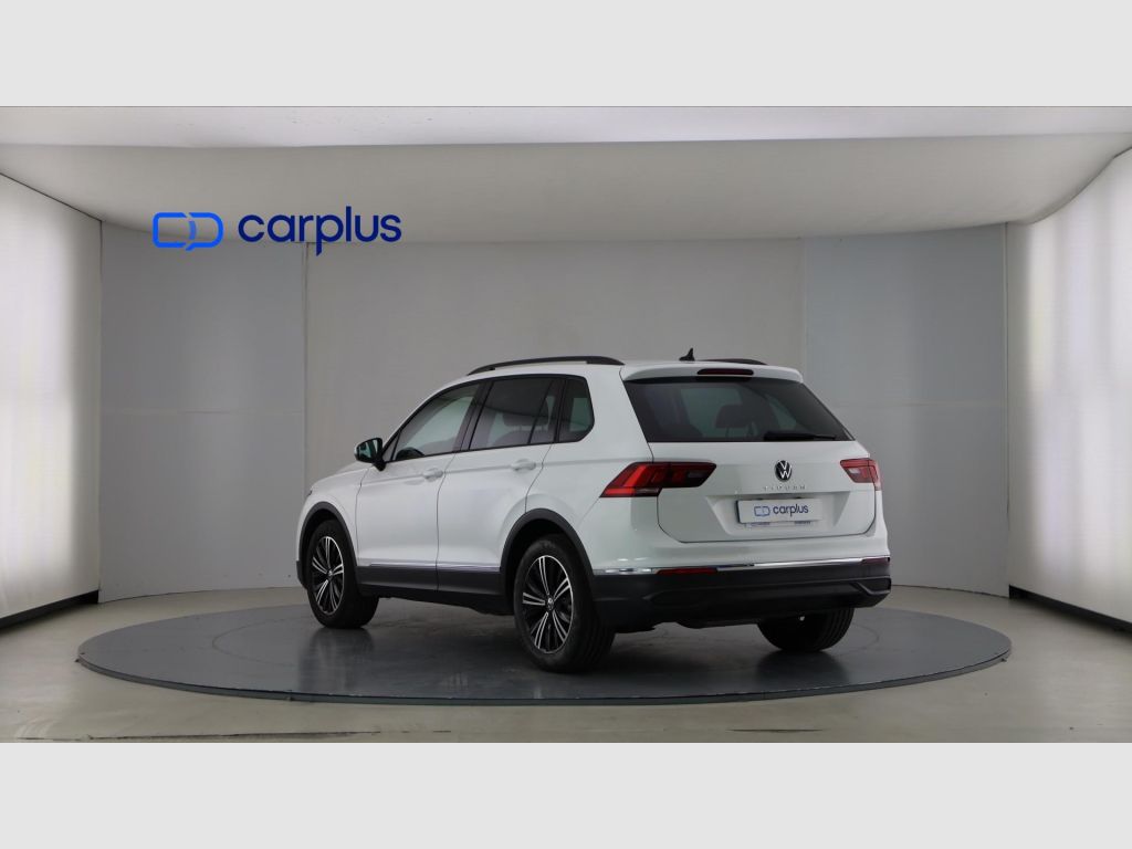 Volkswagen Tiguan - 5