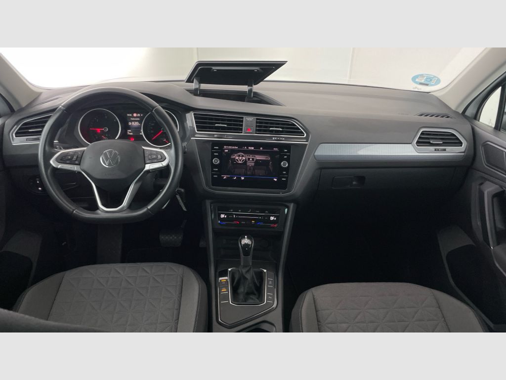 Volkswagen Tiguan - 10
