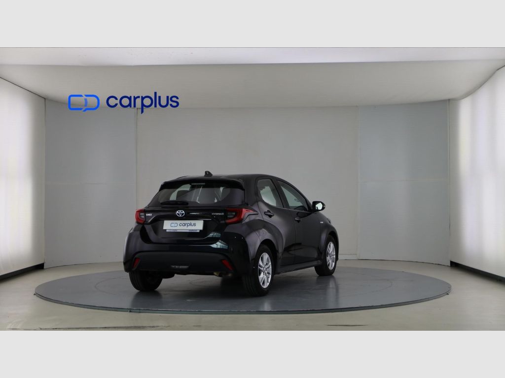 TOYOTA Yaris - 7