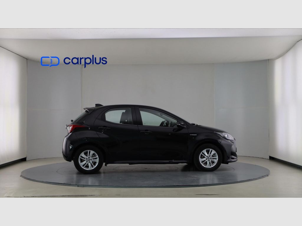 TOYOTA Yaris - 8