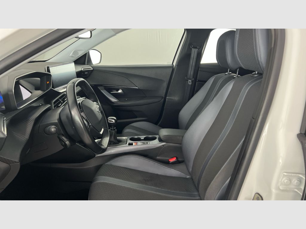 Peugeot 2008 - 12