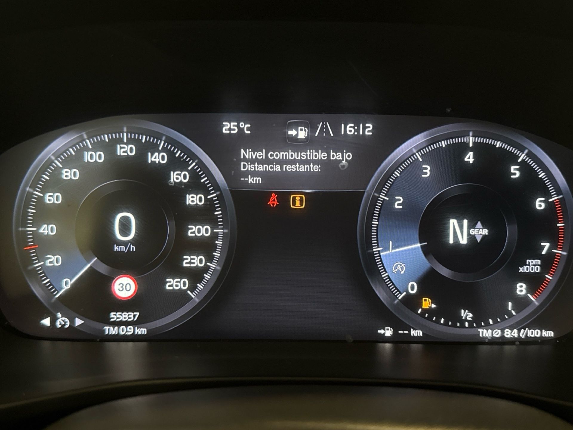 Volvo XC40 - 9