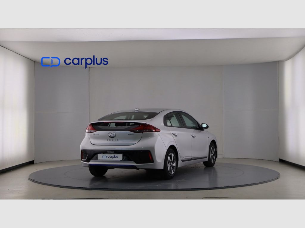 Hyundai IONIQ - 7
