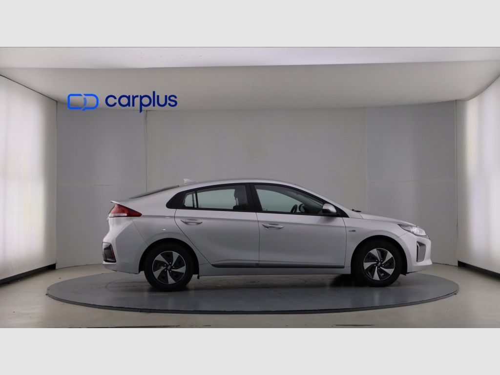 Hyundai IONIQ - 8
