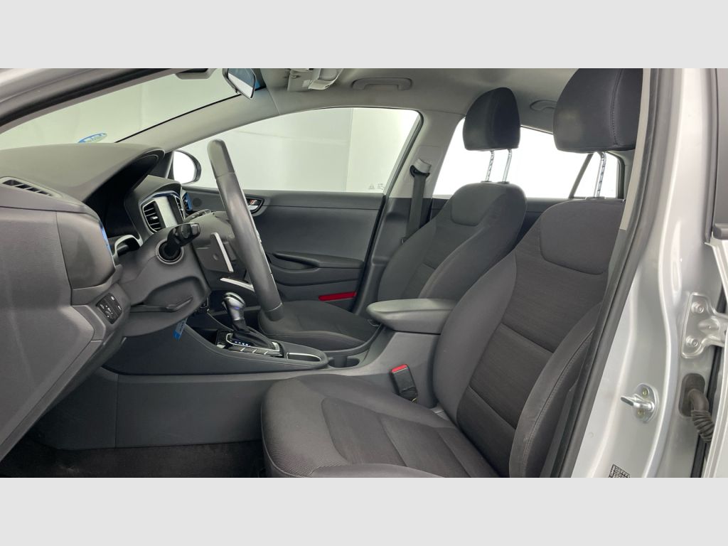Hyundai IONIQ - 12