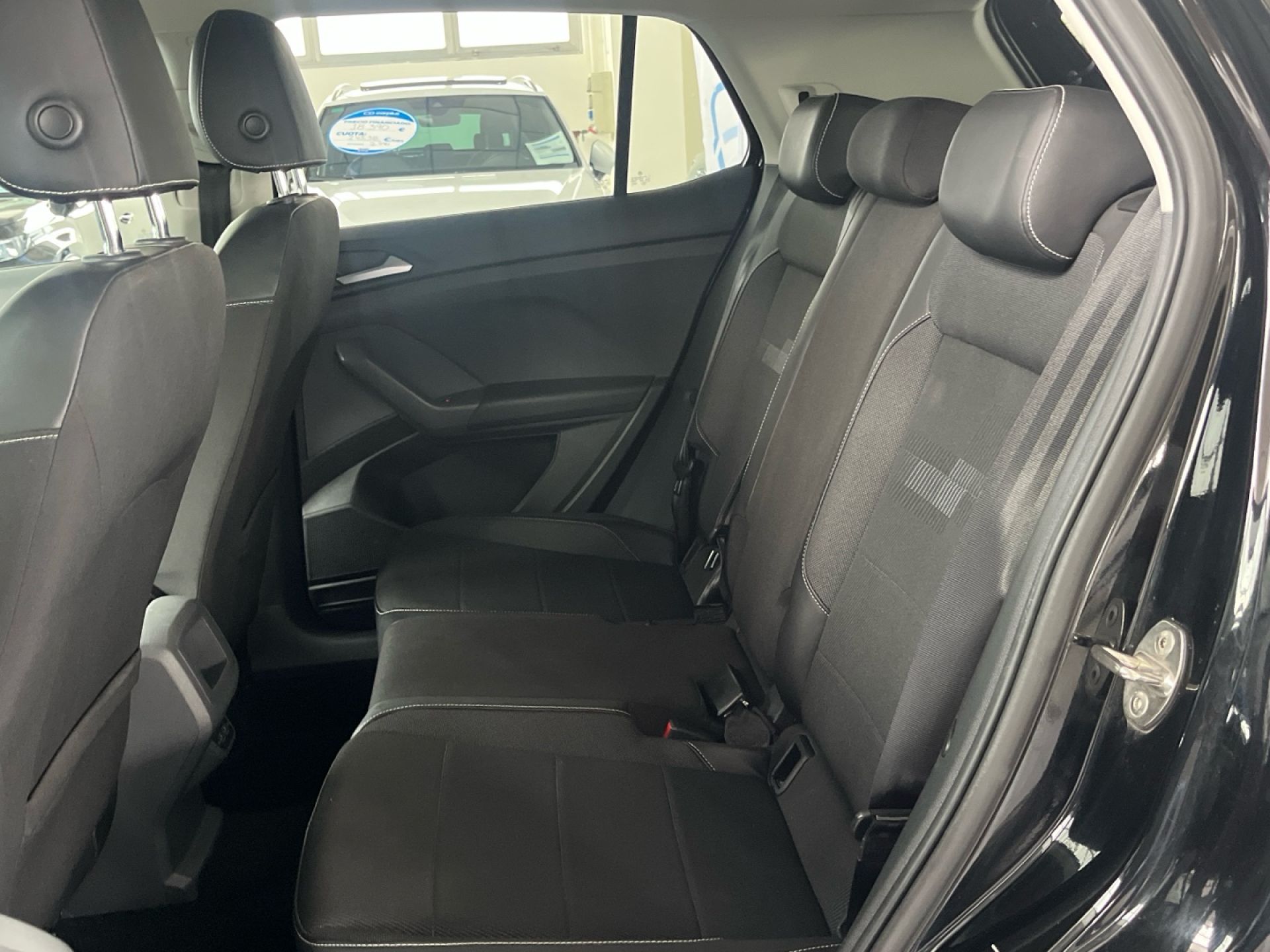 Volkswagen T-Cross - 12