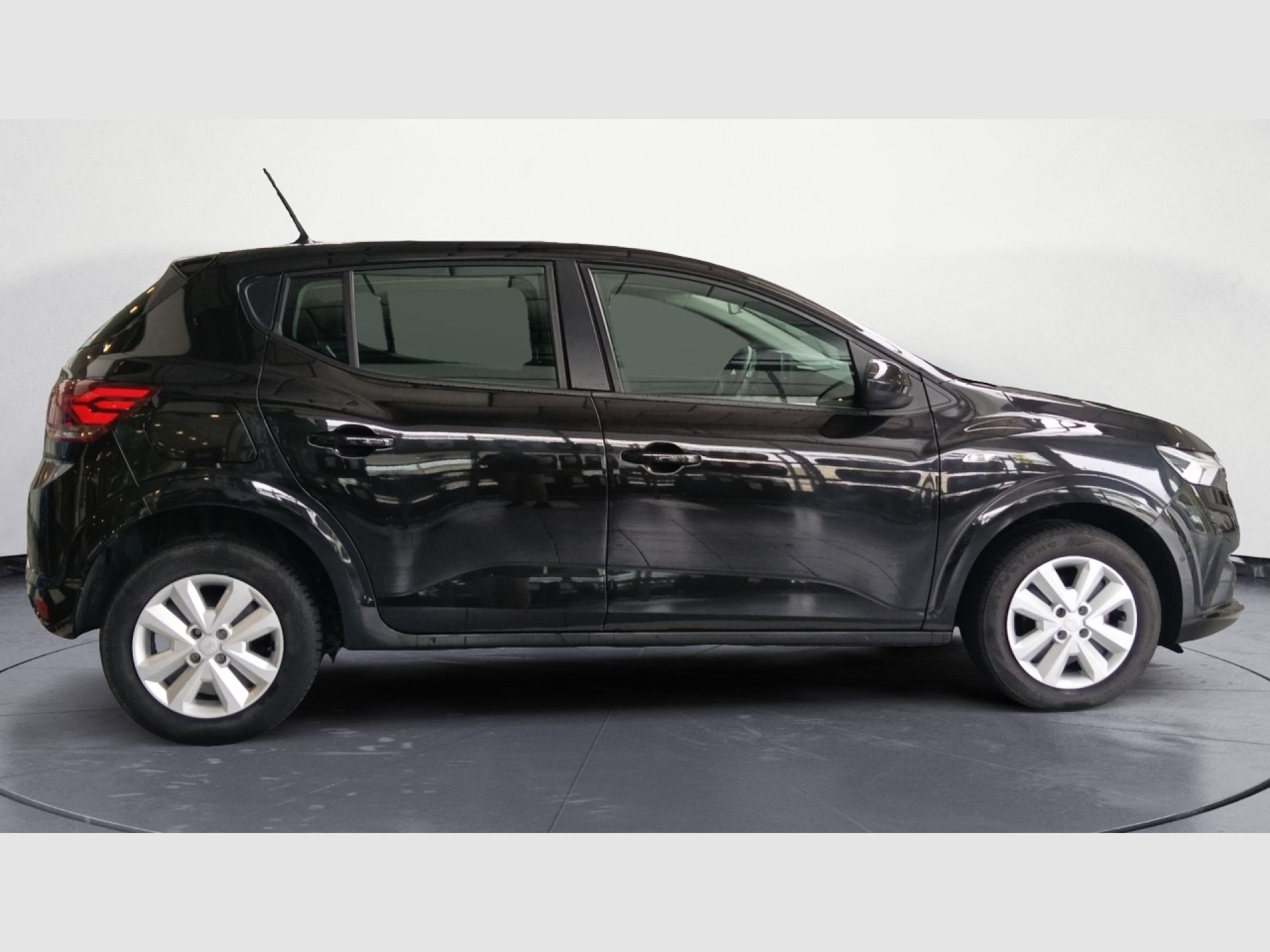 Dacia Sandero - 5