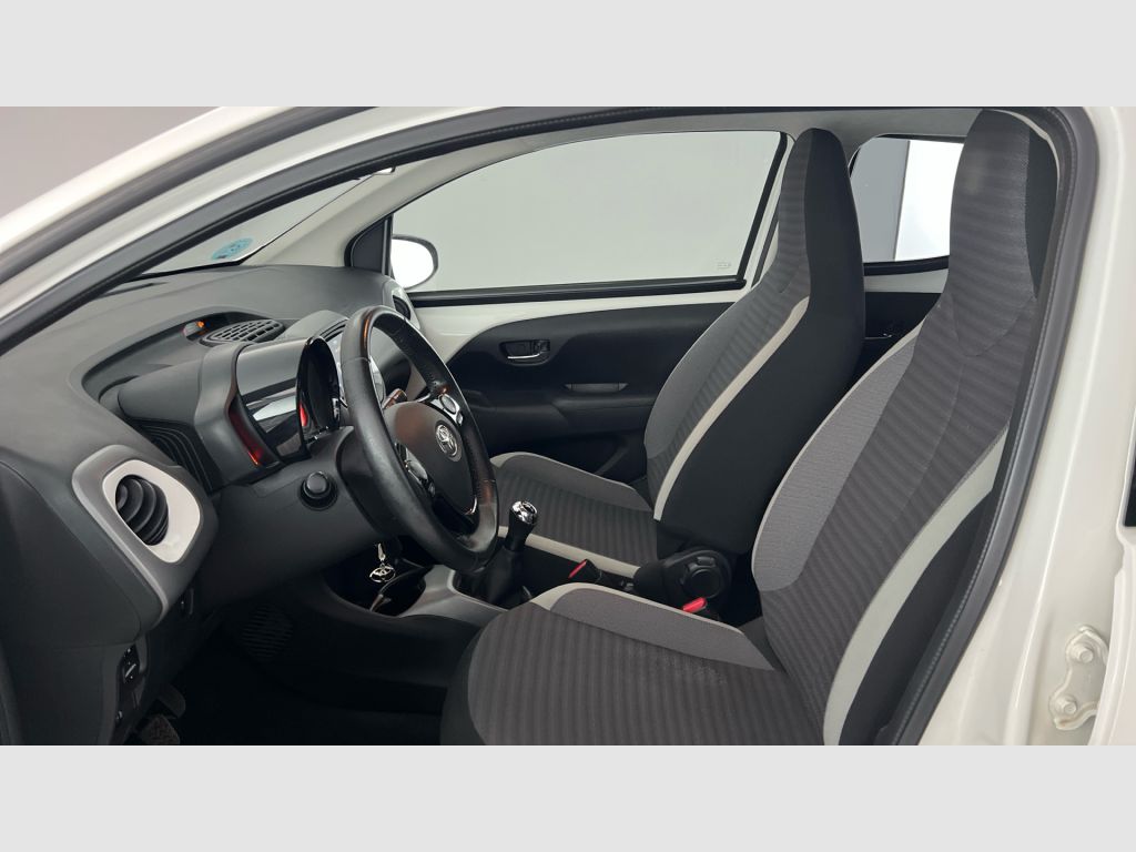 TOYOTA Aygo - 12
