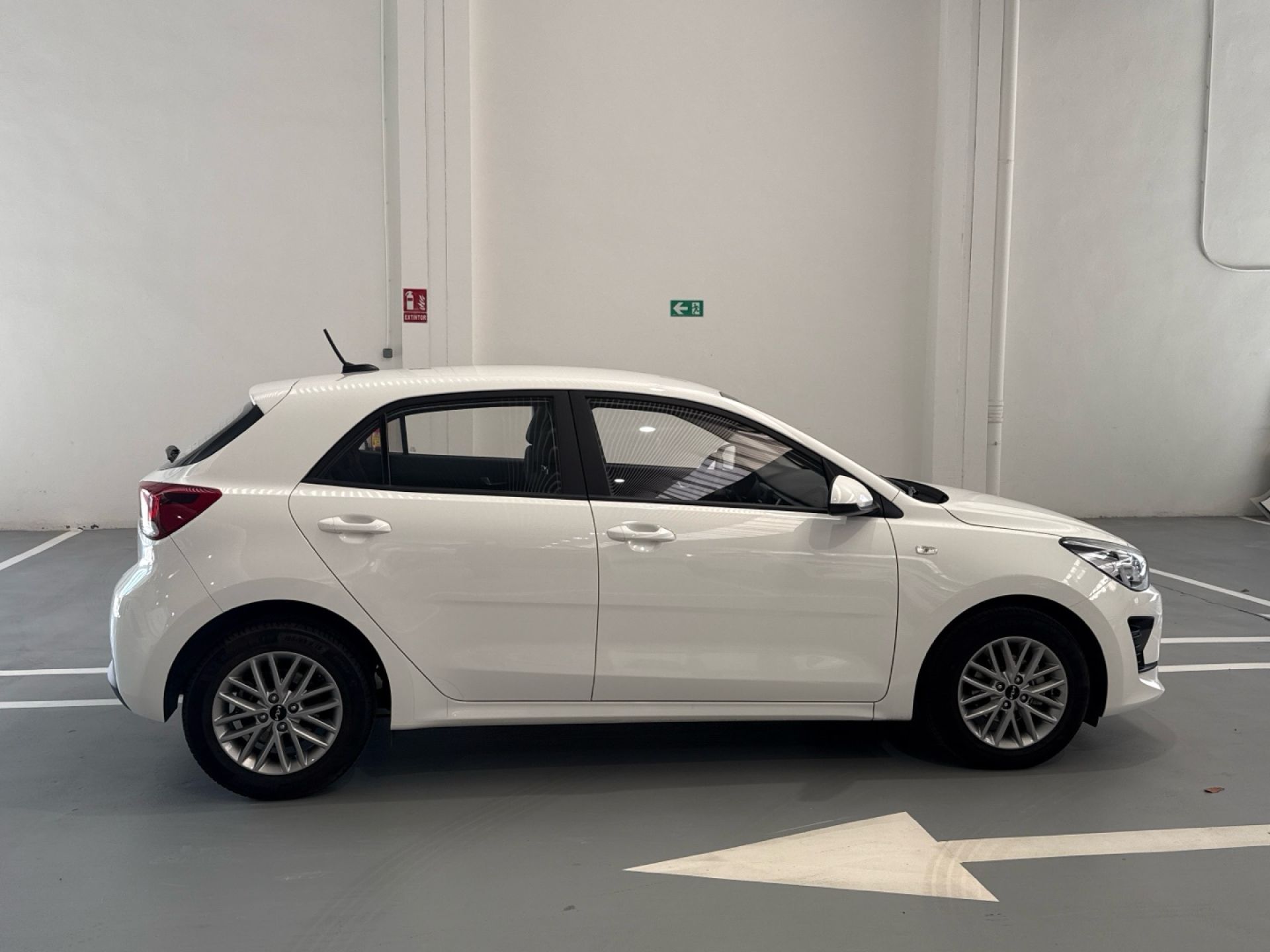 Kia Rio - 8