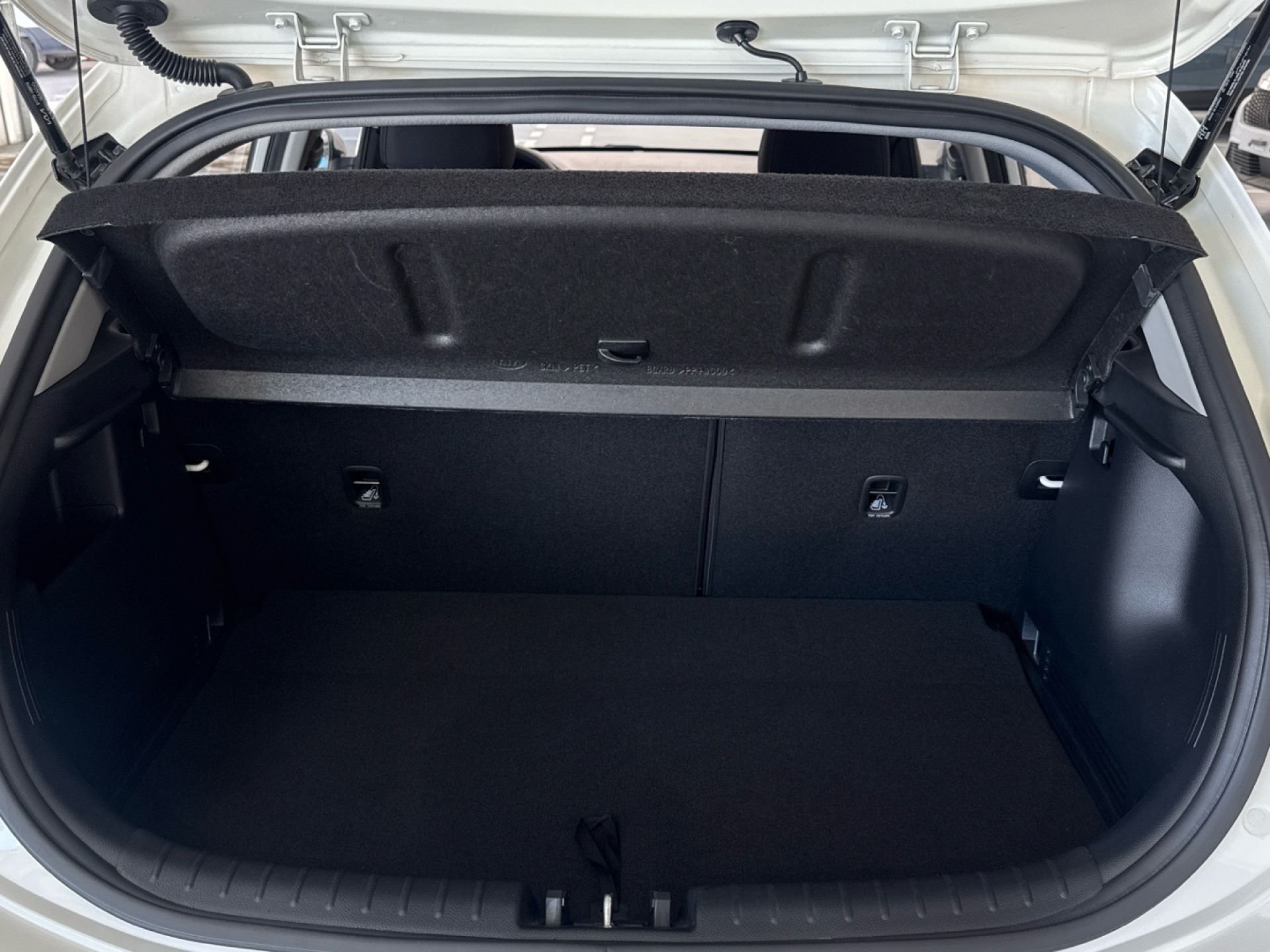 Kia Rio - 12