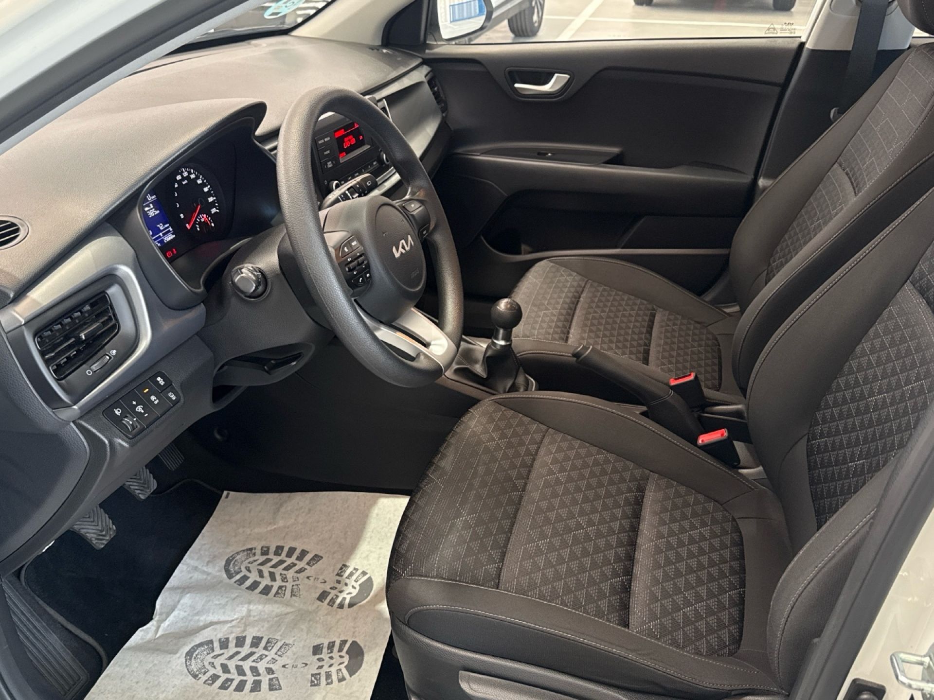 Kia Rio - 11
