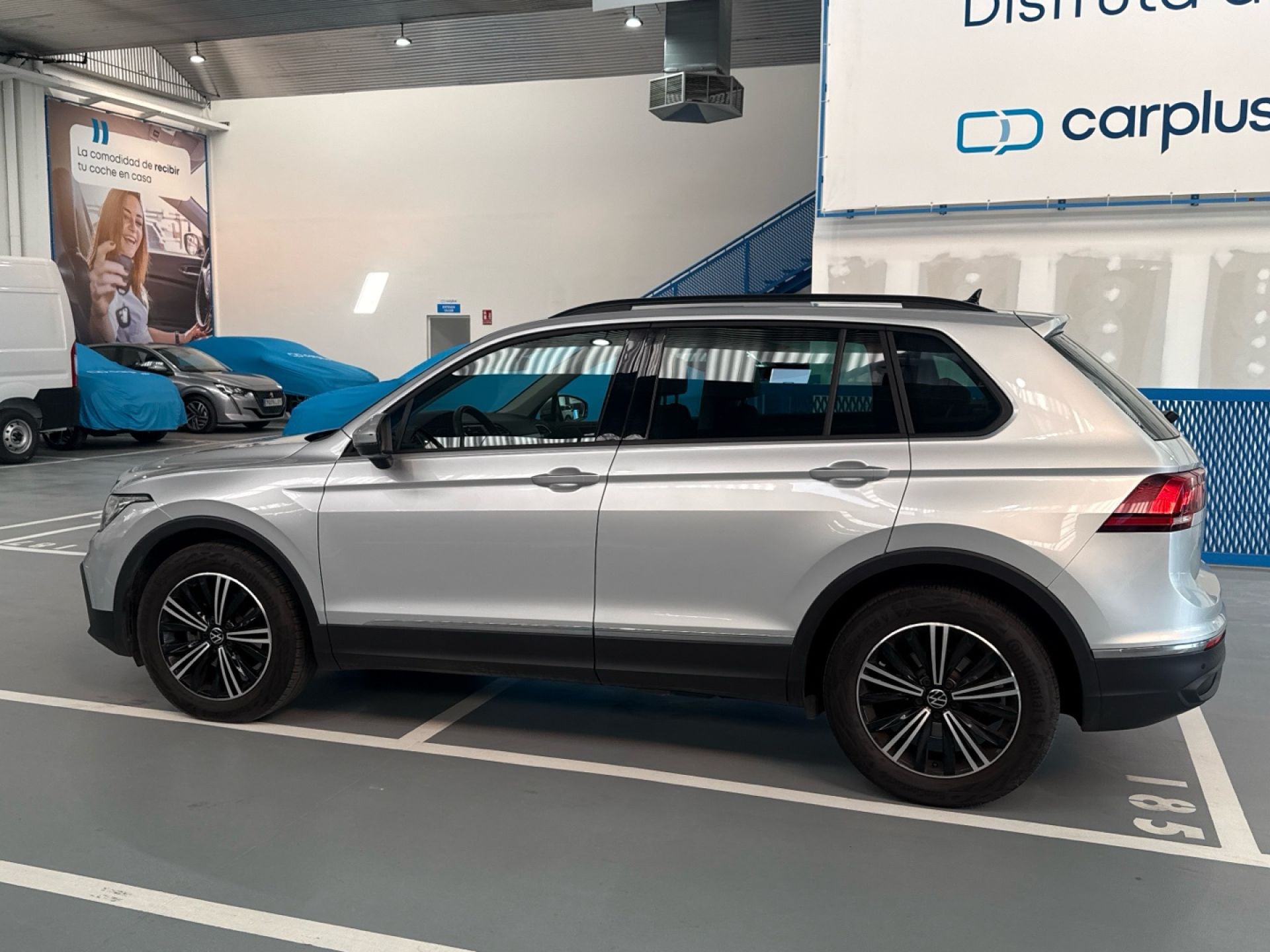 Volkswagen Tiguan - 4